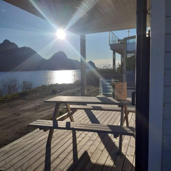Senja, Husoy I Senja. Leilighet Med Utsikt Over Fjord Og Fjell Tofta Экстерьер фото